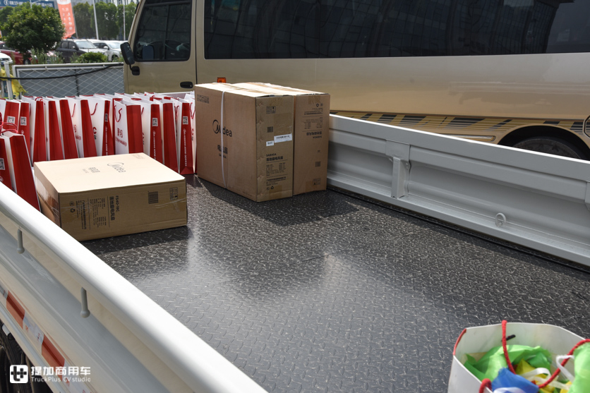 车身2.07米不惧限高杆、地库,还有轿车的舒适性,江淮轿卡X5国六车型实拍评测 - 第10张 - 提加商用车网 车身2.07米不惧限高杆、地库,还有轿车的舒适性,江淮轿卡X5国六车型实拍评测 - 第10张