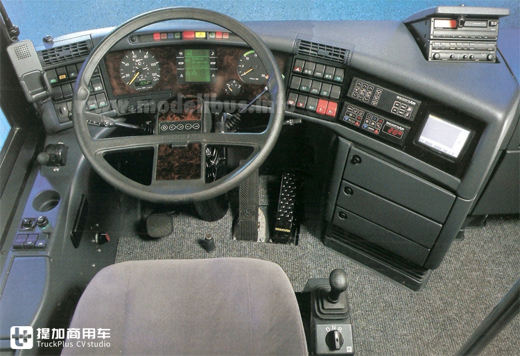 青年尼奥普兰JNP6127高端大巴的前世今生，关于原型车Starliner N516的那些事 - 第10张