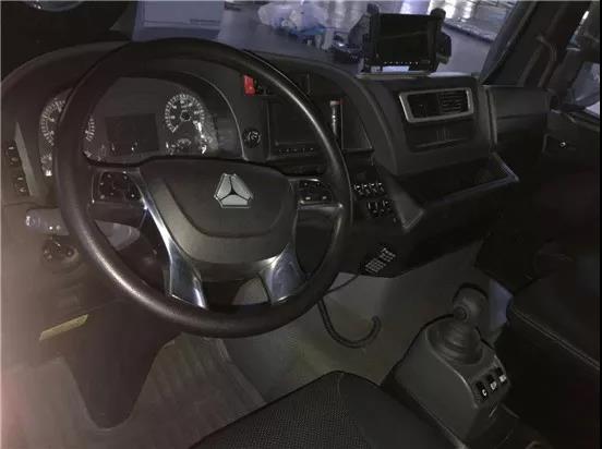 百万级越野房车帅到没朋友!了解一下? - 第2张 - 提加商用车网 百万级越野房车帅到没朋友!了解一下? - 第2张