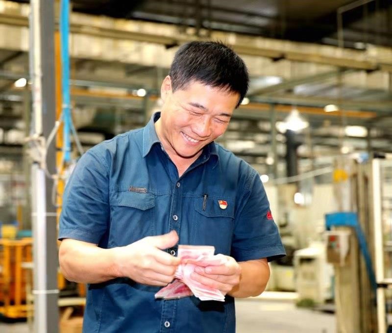 职工的笑脸是最美的画面 - 第1张 - 提加商用车网 职工的笑脸是最美的画面 - 第1张