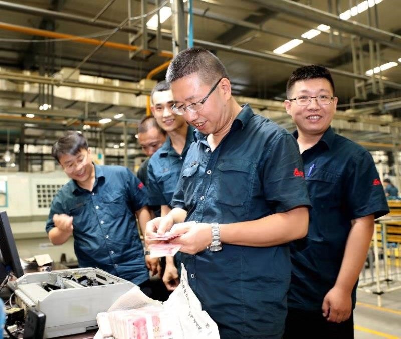 职工的笑脸是最美的画面 - 第2张 - 提加商用车网 职工的笑脸是最美的画面 - 第2张