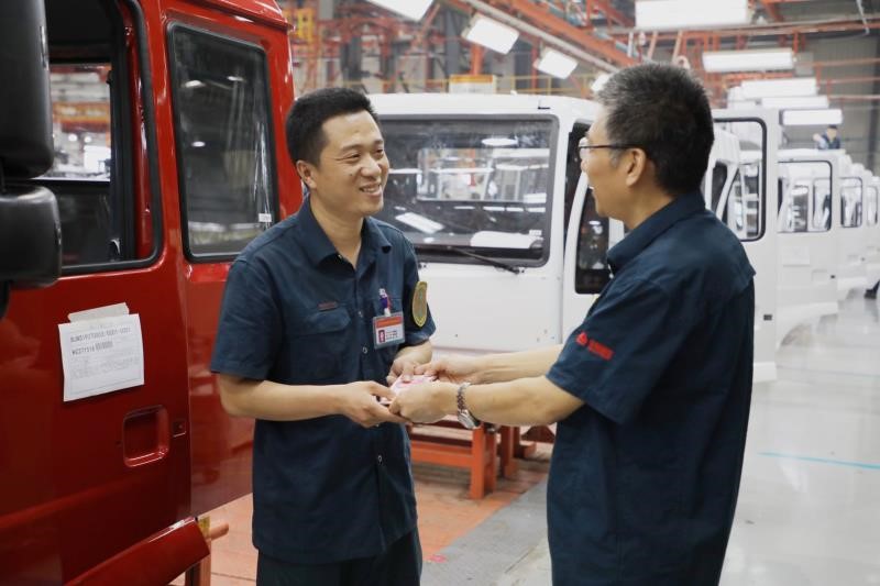 职工的笑脸是最美的画面 - 第5张 - 提加商用车网 职工的笑脸是最美的画面 - 第5张