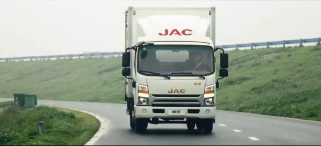 专业高效,一路领“鲜”帅铃助力潮牌餐饮店 - 第3张 - 提加商用车网 专业高效,一路领“鲜”帅铃助力潮牌餐饮店 - 第3张