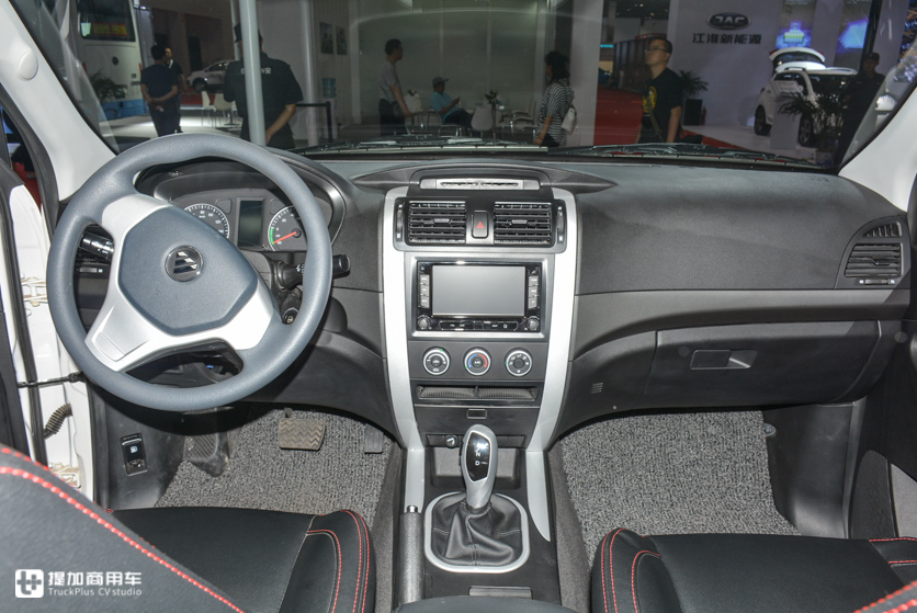 是乘用车，又是拉货的皮卡，随便进城不限行，福田拓陆者智蓝实拍 - 第8张