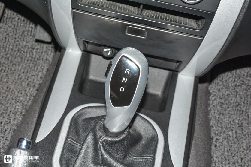 是乘用车，又是拉货的皮卡，随便进城不限行，福田拓陆者智蓝实拍 - 第10张