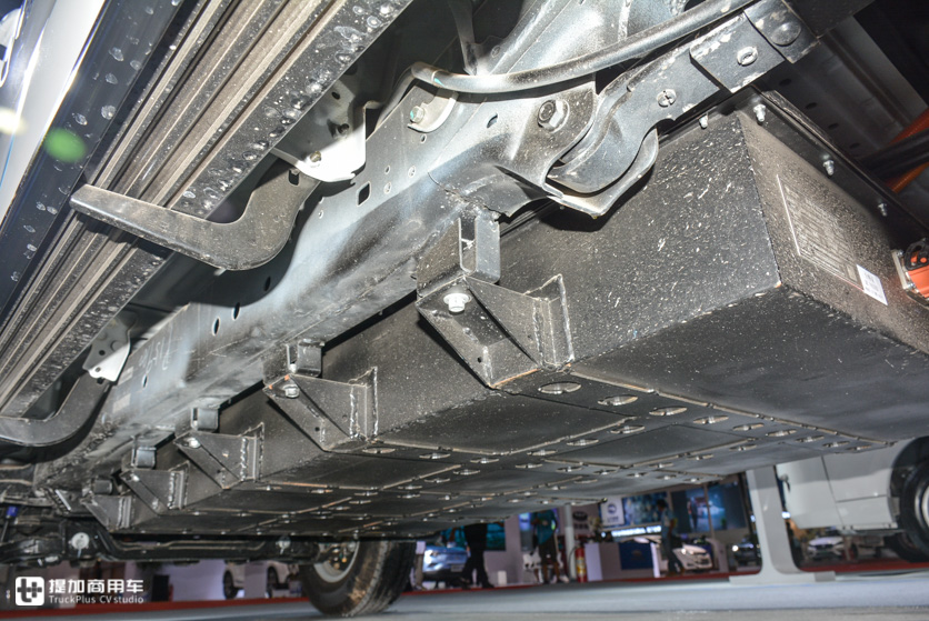 是乘用车，又是拉货的皮卡，随便进城不限行，福田拓陆者智蓝实拍 - 第12张