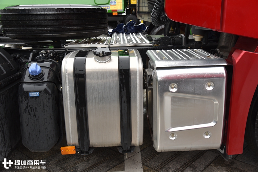 换代国产重卡中最得欧洲卡车精髓的,再带你领略德龙X6000的魅力 - 第12张 - 提加商用车网 换代国产重卡中最得欧洲卡车精髓的,再带你领略德龙X6000的魅力 - 第12张