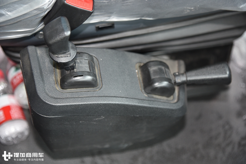 换代国产重卡中最得欧洲卡车精髓的,再带你领略德龙X6000的魅力 - 第21张 - 提加商用车网 换代国产重卡中最得欧洲卡车精髓的,再带你领略德龙X6000的魅力 - 第21张