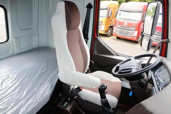 港口运输性价比和舒适度兼得， 乘龙H5牵引车做到了！ - 第3张