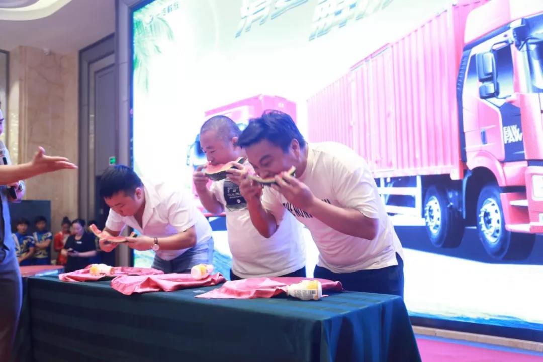 当场订购120台！解放J6P载货车火爆畅销安徽毫州 - 第7张