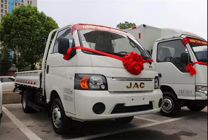 全新康铃J系列武汉上市 拥抱轻卡市场的机遇与挑战 - 第7张
