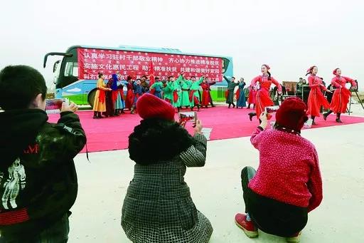 习总书记看望乌兰牧骑，并再次为他们点赞！ - 第3张