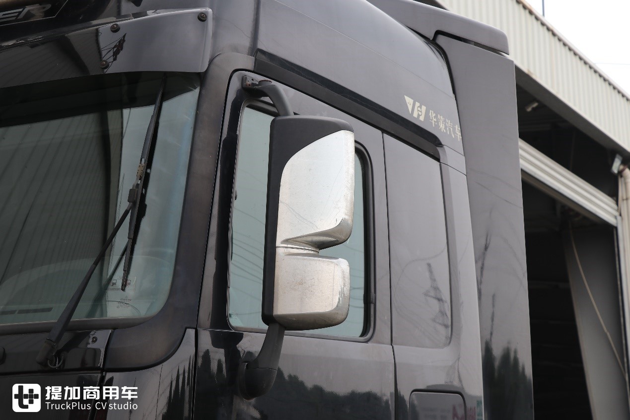 编号008，配置高的出奇，全球限量500台的奔驰卡车，国内竟有一辆 - 第5张