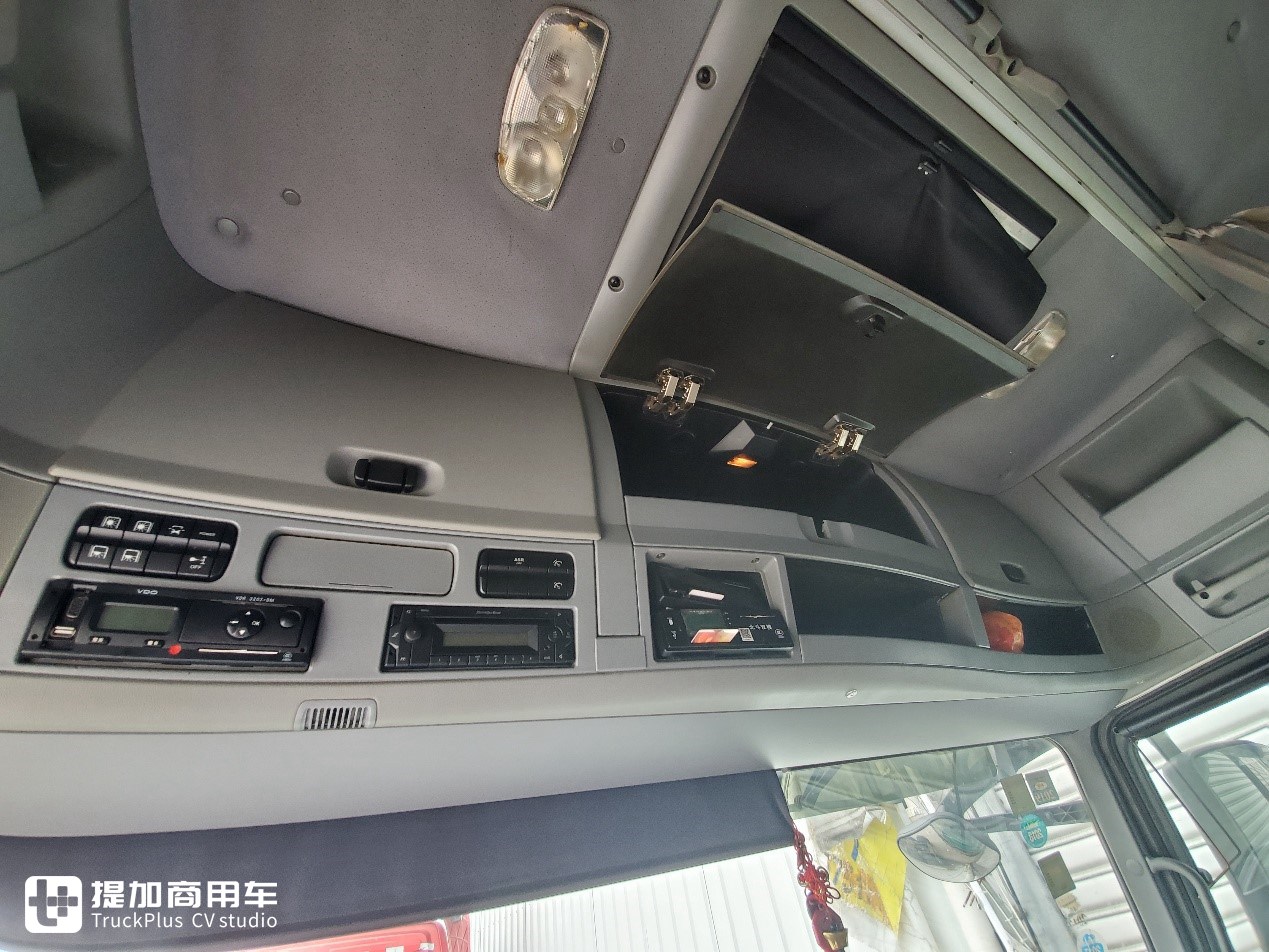 编号008，配置高的出奇，全球限量500台的奔驰卡车，国内竟有一辆 - 第16张