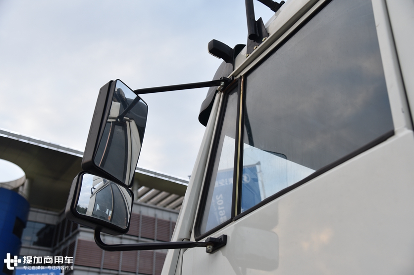 陕汽经典的斯太尔重卡,国内已停产,如今只销往海外的奥龙牵引车实拍 - 第5张 - 提加商用车网 陕汽经典的斯太尔重卡,国内已停产,如今只销往海外的奥龙牵引车实拍 - 第5张