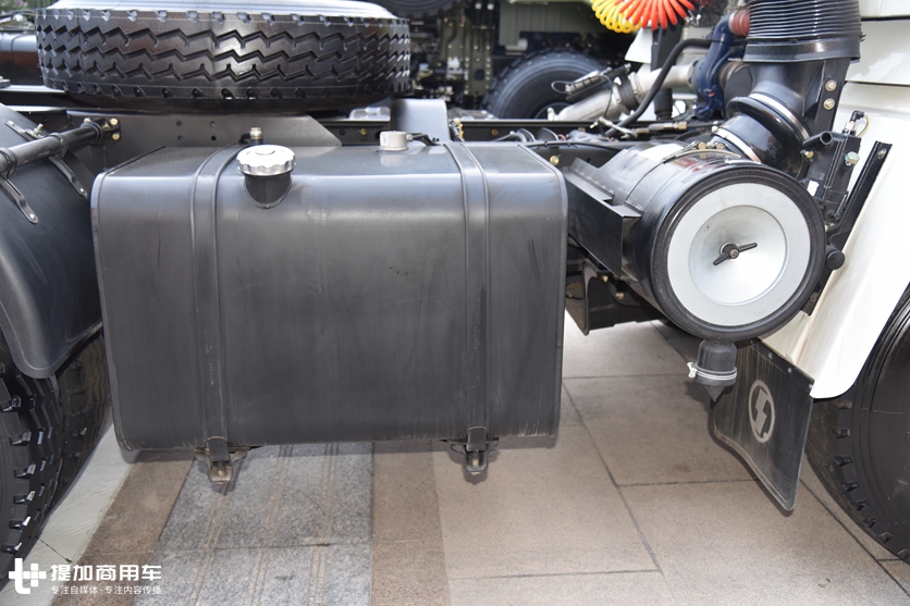 陕汽经典的斯太尔重卡,国内已停产,如今只销往海外的奥龙牵引车实拍 - 第14张 - 提加商用车网 陕汽经典的斯太尔重卡,国内已停产,如今只销往海外的奥龙牵引车实拍 - 第14张