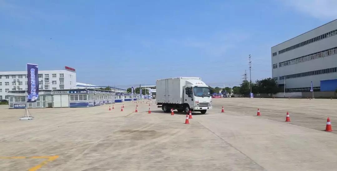 蓝牌旗舰,帅铃全能城配版全球劲擎上市! - 第13张 - 提加商用车网 蓝牌旗舰,帅铃全能城配版全球劲擎上市! - 第13张