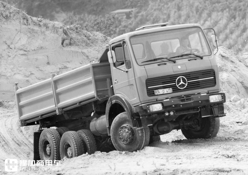 真正的老爷卡车，还是全驱V8动力，29年车龄的奔驰SK越野卡车实拍 - 第2张