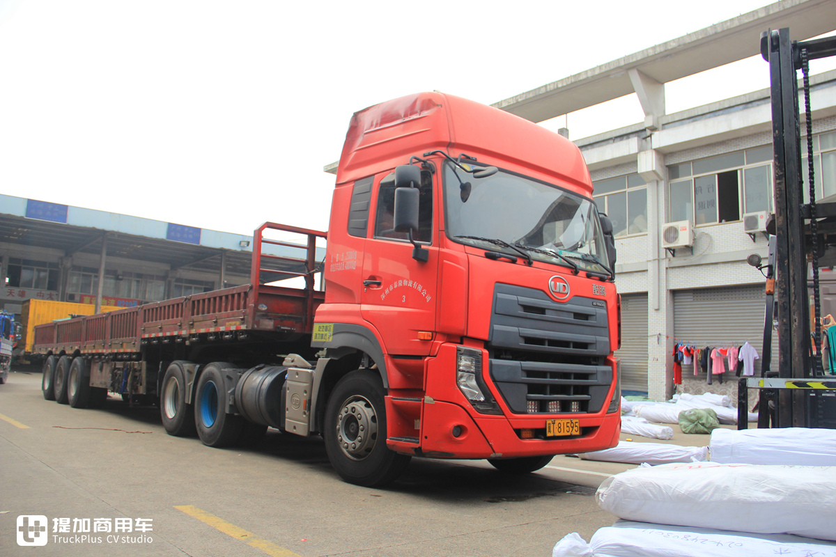 在国内昙花一现的高端重卡，无奈退市的东沃UD酷腾牵引车实拍 - 第4张