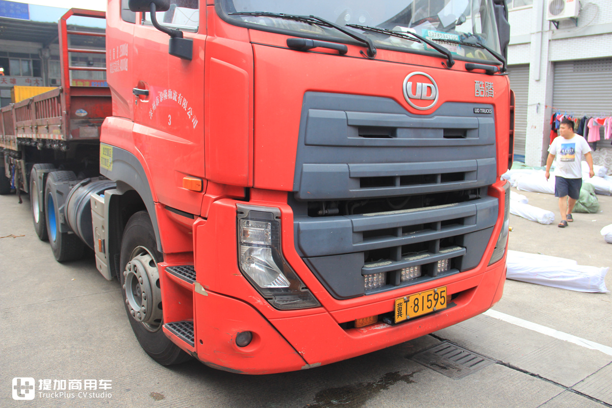 在国内昙花一现的高端重卡，无奈退市的东沃UD酷腾牵引车实拍 - 第5张