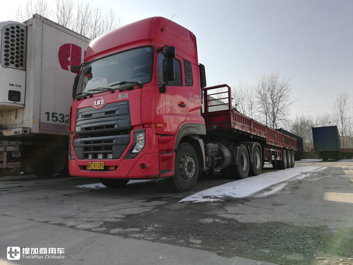 在国内昙花一现的高端重卡，无奈退市的东沃UD酷腾牵引车实拍 - 第3张