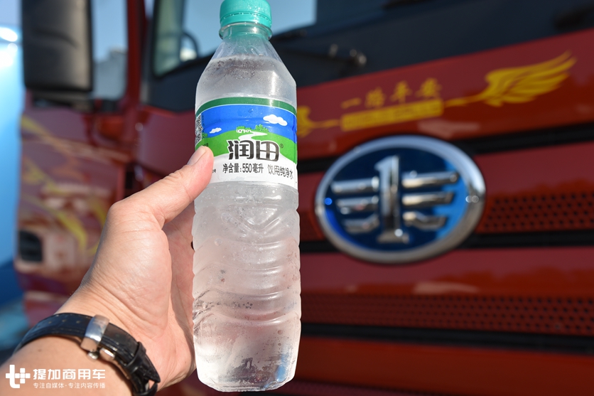 农产品批发市场偶遇一辆解放J7,配置真高,师傅说买这车花了50万 - 第17张 - 提加商用车网 农产品批发市场偶遇一辆解放J7,配置真高,师傅说买这车花了50万 - 第17张