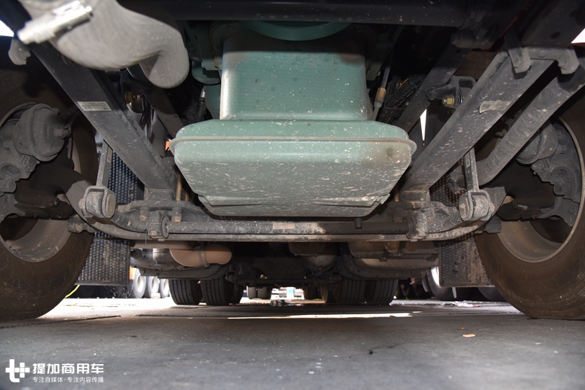 农产品批发市场偶遇一辆解放J7,配置真高,师傅说买这车花了50万 - 第21张 - 提加商用车网 农产品批发市场偶遇一辆解放J7,配置真高,师傅说买这车花了50万 - 第21张