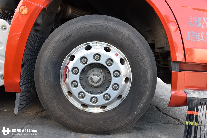 农产品批发市场偶遇一辆解放J7,配置真高,师傅说买这车花了50万 - 第23张 - 提加商用车网 农产品批发市场偶遇一辆解放J7,配置真高,师傅说买这车花了50万 - 第23张