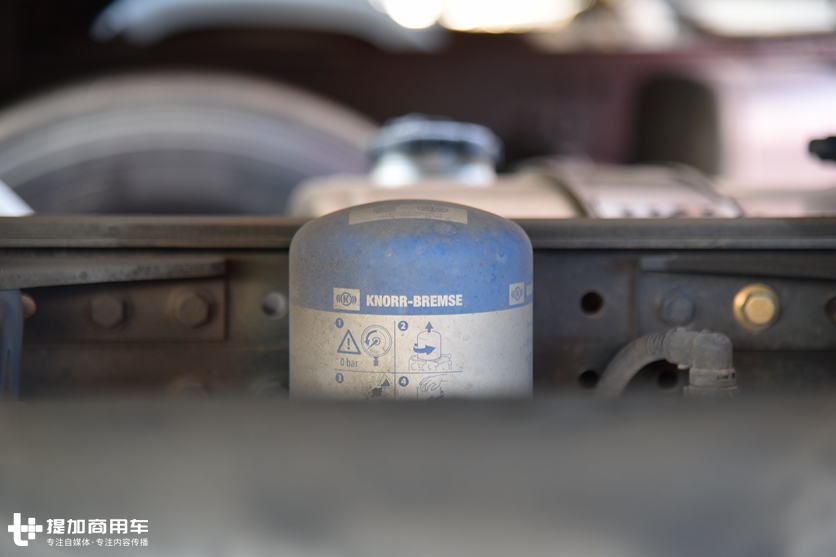 农产品批发市场偶遇一辆解放J7,配置真高,师傅说买这车花了50万 - 第24张 - 提加商用车网 农产品批发市场偶遇一辆解放J7,配置真高,师傅说买这车花了50万 - 第24张