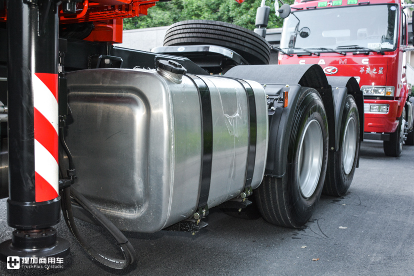牵引车底盘的随吊车,上装配置真给力,国六排放的华菱汉马H7随吊车实拍 - 第13张 - 提加商用车网 牵引车底盘的随吊车,上装配置真给力,国六排放的华菱汉马H7随吊车实拍 - 第13张