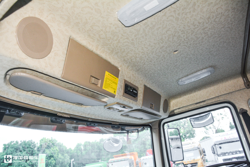 牵引车底盘的随吊车,上装配置真给力,国六排放的华菱汉马H7随吊车实拍 - 第19张 - 提加商用车网 牵引车底盘的随吊车,上装配置真给力,国六排放的华菱汉马H7随吊车实拍 - 第19张