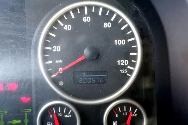 以及现在5年200多万公里的傲人里程碑,也正是源于中国重汽汕德卡产品