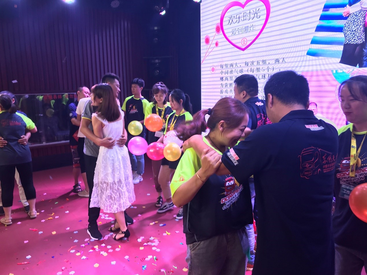 传统七夕怎么过，网红女司机敏小敏和卡友卡嫂这么过 - 第10张