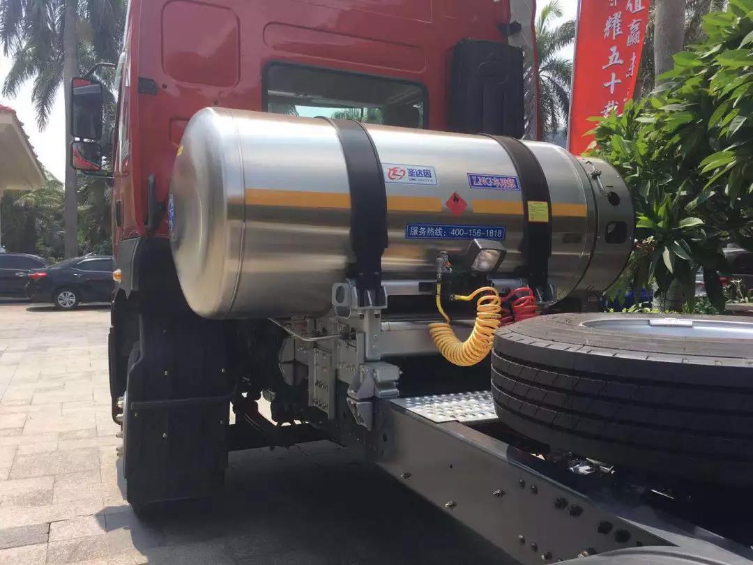 更安全！更节能！乘龙国六LNG牵引车海南上市！ - 第14张