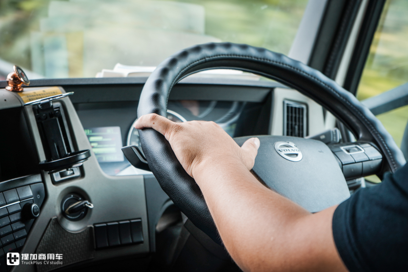 香港卡车司机的代驾,在内地开港车的“骑师”一族生活方式揭秘 - 第4张 - 提加商用车网 香港卡车司机的代驾,在内地开港车的“骑师”一族生活方式揭秘 - 第4张