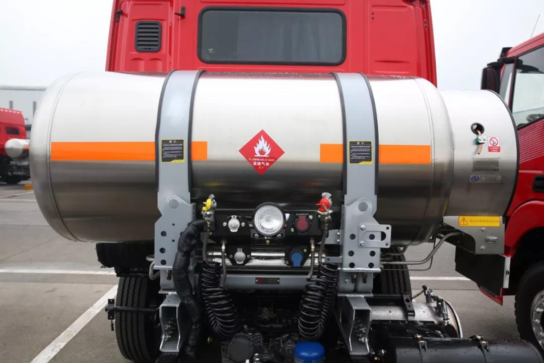 芯升级 新杰狮,轻量节能强动力 红岩国六显本色! - 第2张 - 提加商用车网 芯升级 新杰狮,轻量节能强动力 红岩国六显本色! - 第2张