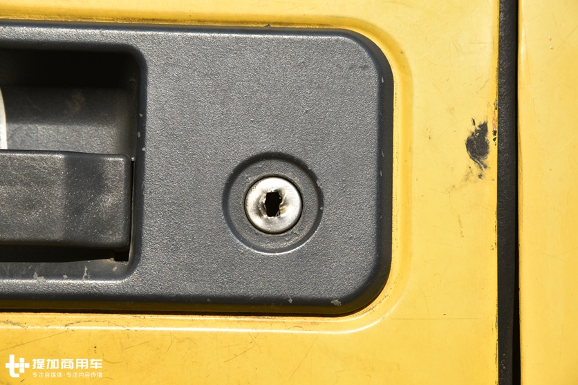 这辆破旧不堪的沃尔沃卡车竟是经典的FH12,服役期估计已超过10年 - 第13张 - 提加商用车网 这辆破旧不堪的沃尔沃卡车竟是经典的FH12,服役期估计已超过10年 - 第13张