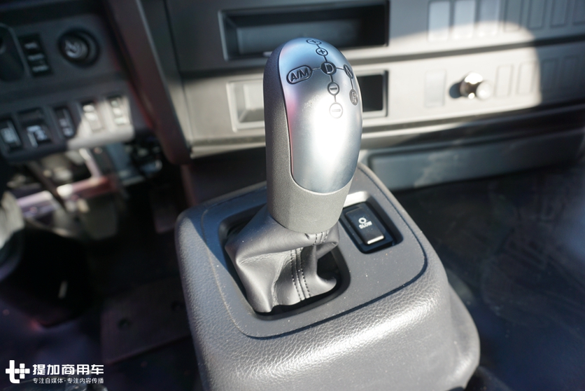 汕德卡的最大竞争对手来了,广汽日野700新款大马力车型实拍评测 - 第4张 - 提加商用车网 汕德卡的最大竞争对手来了,广汽日野700新款大马力车型实拍评测 - 第4张