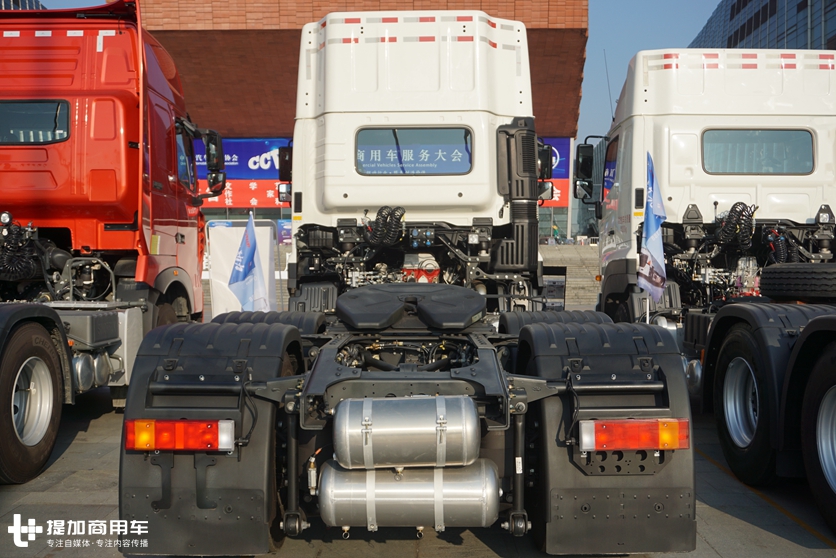 汕德卡的最大竞争对手来了,广汽日野700新款大马力车型实拍评测 - 第10张 - 提加商用车网 汕德卡的最大竞争对手来了,广汽日野700新款大马力车型实拍评测 - 第10张