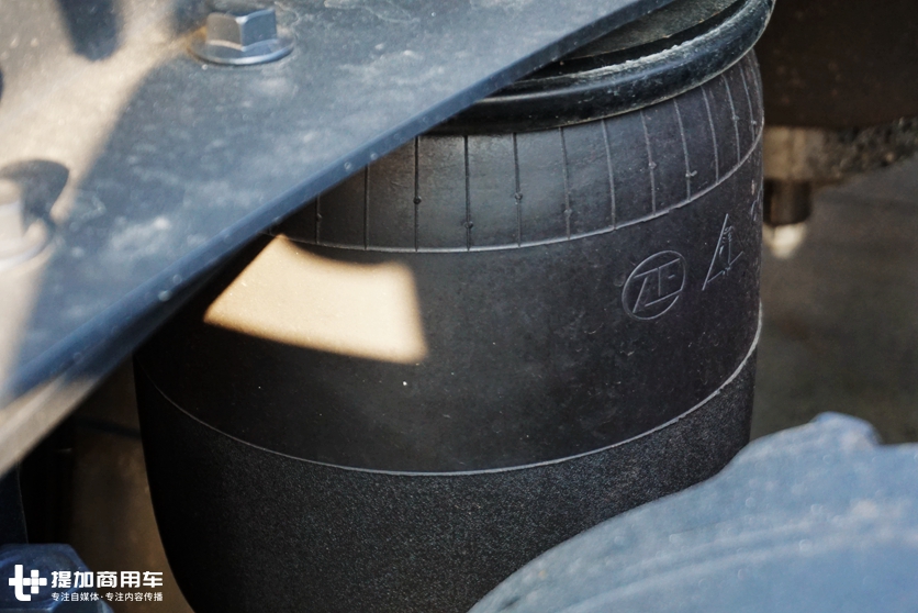 汕德卡的最大竞争对手来了,广汽日野700新款大马力车型实拍评测 - 第7张 - 提加商用车网 汕德卡的最大竞争对手来了,广汽日野700新款大马力车型实拍评测 - 第7张