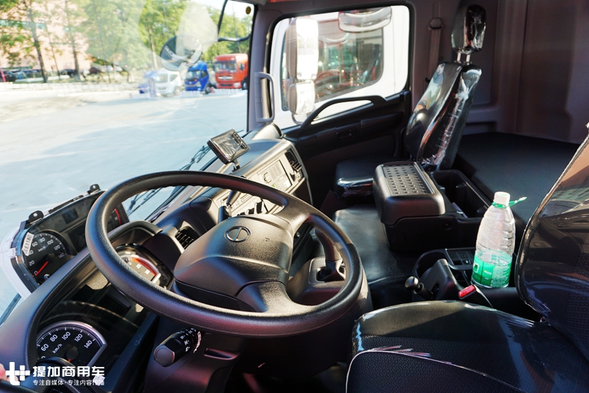 汕德卡的最大竞争对手来了,广汽日野700新款大马力车型实拍评测 - 第13张 - 提加商用车网 汕德卡的最大竞争对手来了,广汽日野700新款大马力车型实拍评测 - 第13张