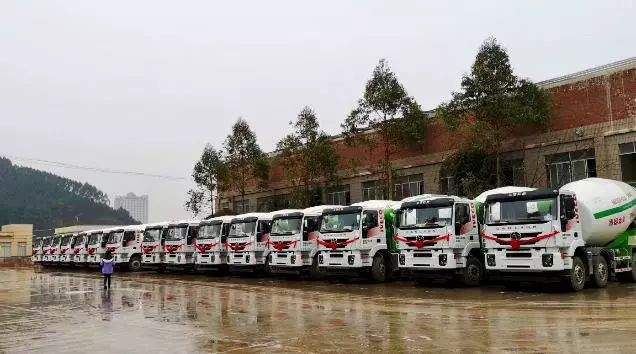 上汽红岩“工程之王”混凝土搅拌车 诠释“标杆实力” - 第4张 - 提加商用车网 上汽红岩“工程之王”混凝土搅拌车 诠释“标杆实力” - 第4张