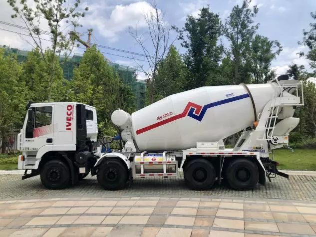 上汽红岩“工程之王”混凝土搅拌车 诠释“标杆实力” - 第2张 - 提加商用车网 上汽红岩“工程之王”混凝土搅拌车 诠释“标杆实力” - 第2张