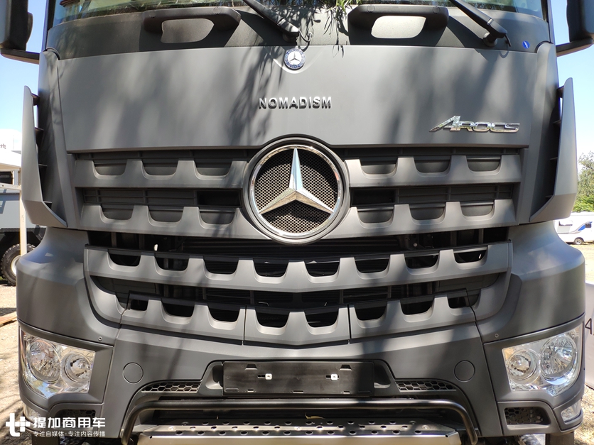 新款AROCS底盘,配7把差速锁,售价近千万的奔驰8X8房车实拍 - 第9张 - 提加商用车网 新款AROCS底盘,配7把差速锁,售价近千万的奔驰8X8房车实拍 - 第9张