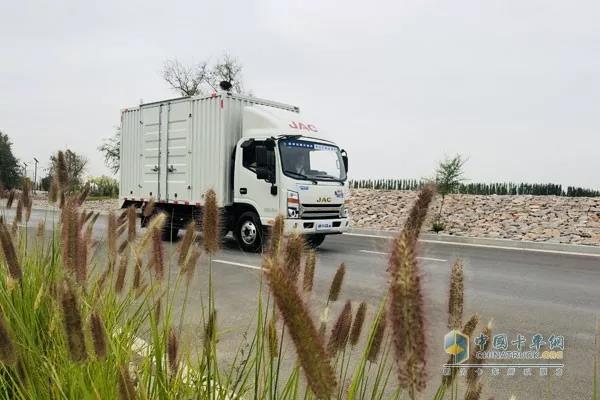 江淮轻卡整车轻量化,换芯升级安康要挑大梁 - 第5张 - 提加商用车网 江淮轻卡整车轻量化,换芯升级安康要挑大梁 - 第5张