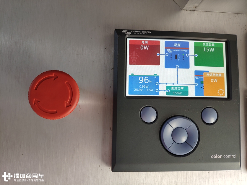 移动的两层小别墅?这款奔驰卡车底盘房车,竟需要大客车驾照才能开 - 第11张 - 提加商用车网 移动的两层小别墅?这款奔驰卡车底盘房车,竟需要大客车驾照才能开 - 第11张