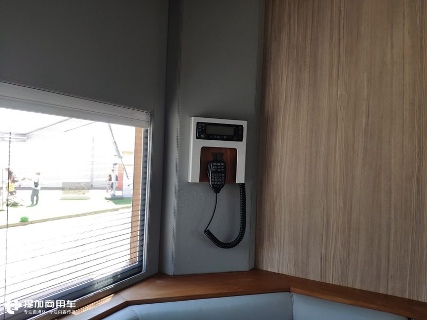 移动的两层小别墅?这款奔驰卡车底盘房车,竟需要大客车驾照才能开 - 第18张 - 提加商用车网 移动的两层小别墅?这款奔驰卡车底盘房车,竟需要大客车驾照才能开 - 第18张