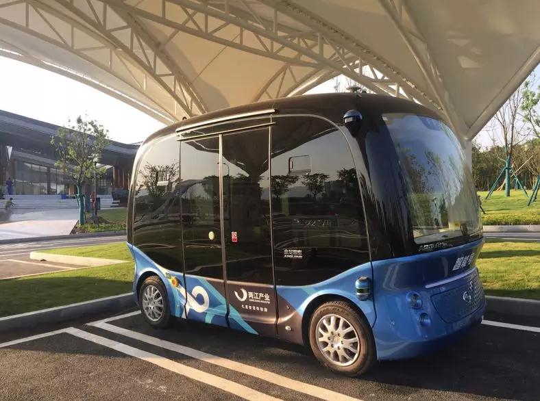 金龙阿波龙升级版首次公开 担当2019智博会实景体验场景主角 - 第4张 - 提加商用车网 金龙阿波龙升级版首次公开 担当2019智博会实景体验场景主角 - 第4张