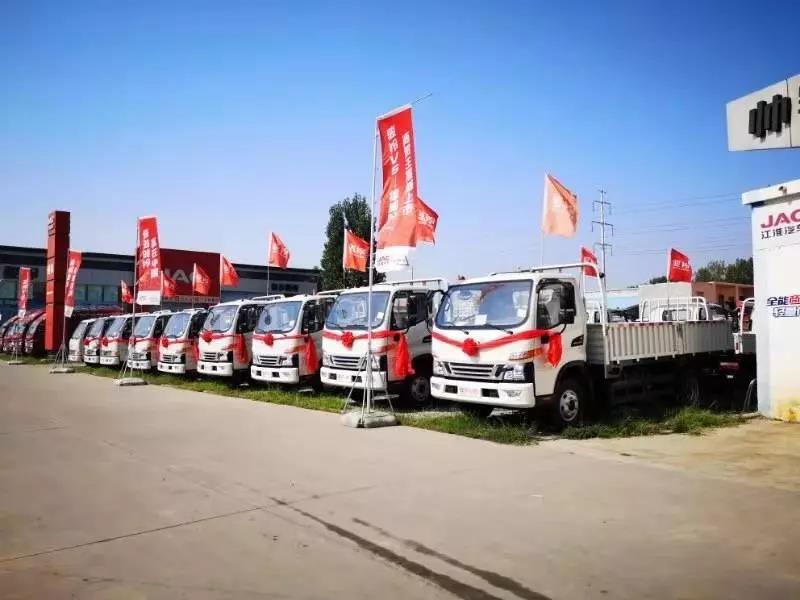 整车轻量化、搭载安徽康明斯动力,全新骏铃闪耀上市 - 第2张 - 提加商用车网 整车轻量化、搭载安徽康明斯动力,全新骏铃闪耀上市 - 第2张