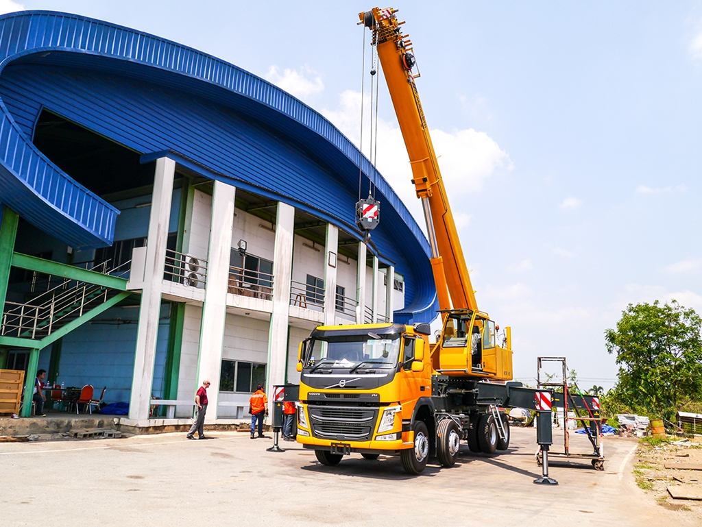 奔驰5轴卡车底盘,利勃海尔上装,带您见识一辆60T级伸缩臂起重机硬货 - 第21张 - 提加商用车网 奔驰5轴卡车底盘,利勃海尔上装,带您见识一辆60T级伸缩臂起重机硬货 - 第21张
